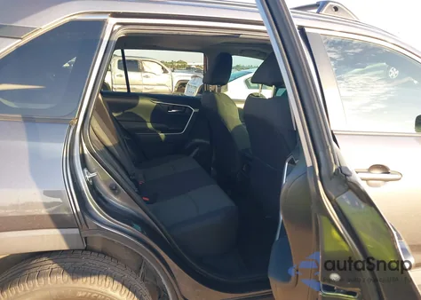 2021 Toyota Rav4 Xle z USA, uszkodzony, nr VIN 2T3W1RFV9MC157947